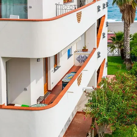 Seaview Giulia * גיארדיני נאקסוס